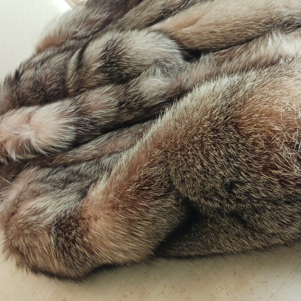 Vintage Silver Fox "full" length fur coat,satin lining, like New..beautiful coat - Picture 14 of 16